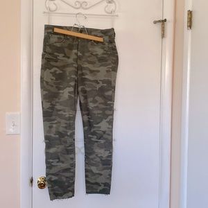 GAP camo straight skinny jeans size 30